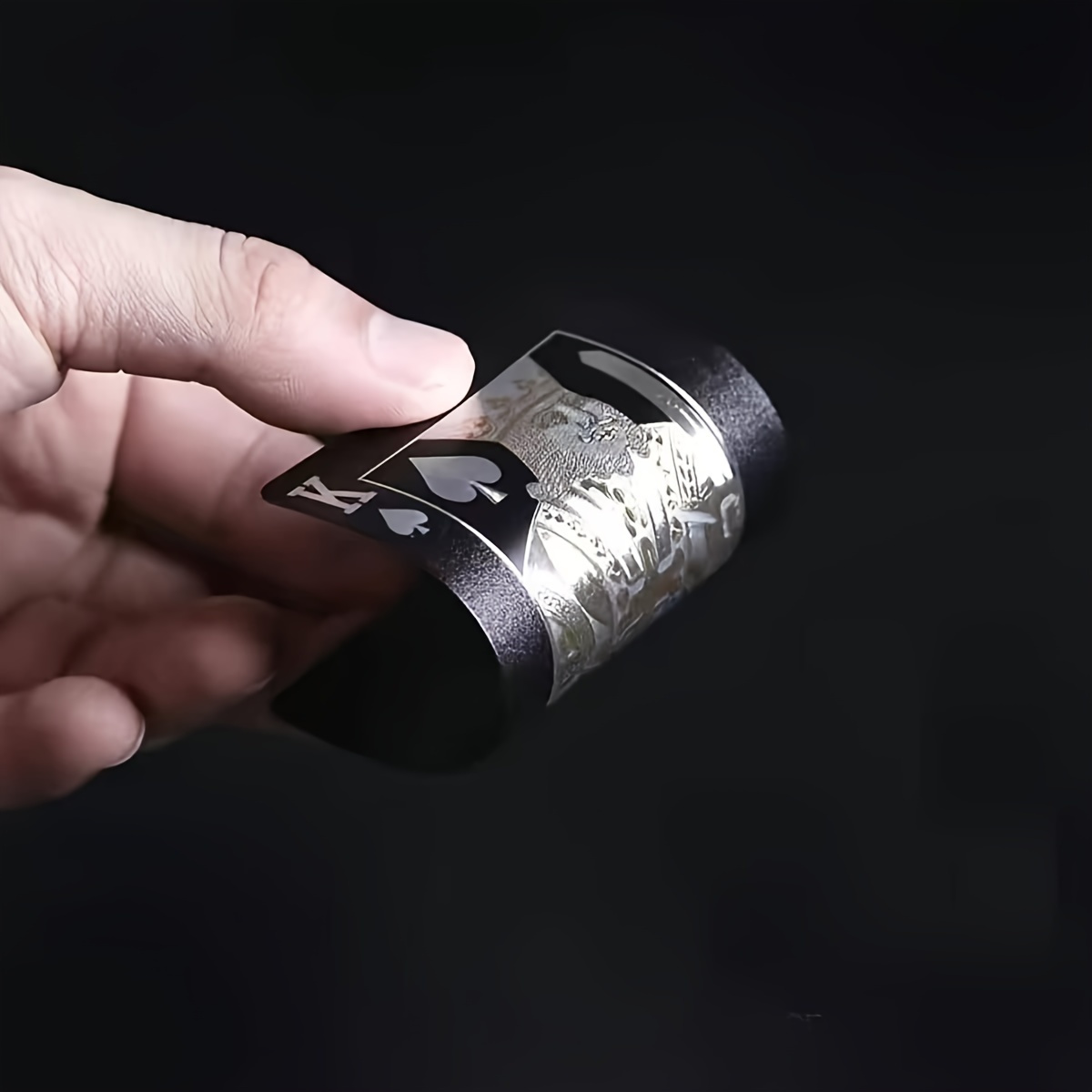 Trwałe, wodoodporne, czarne, złote kartki do gry - Trwały plastikowy zestaw do gry w pokera z karciami, sercami i diamentami, idealny do gry w Texas Hold'em, zabawy na imprezie i rodzinnych wieczorach gier, gra karciana